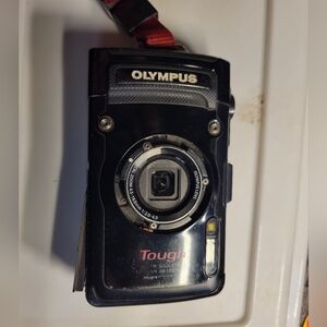 OLYMPUS Stylus Tough TG-2 4x Optical Zoom Water/Shockproof GPS 12MP Black W.Batt